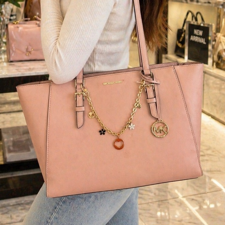 Michael Kors Charlotte Large Saffiano Leather Bag In Powder Blush W/ Charm Chain